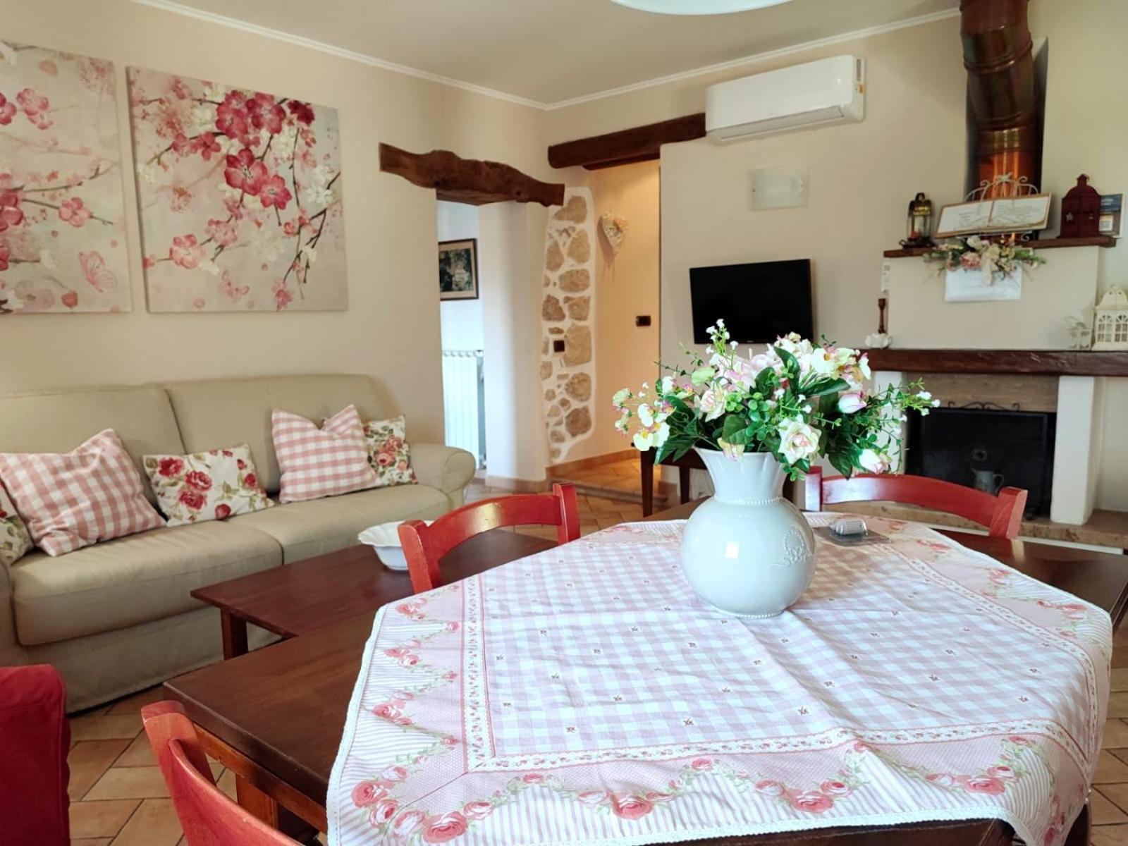 Il Bagolaro Casa Vacanze Σουλμόνα Εξωτερικό φωτογραφία